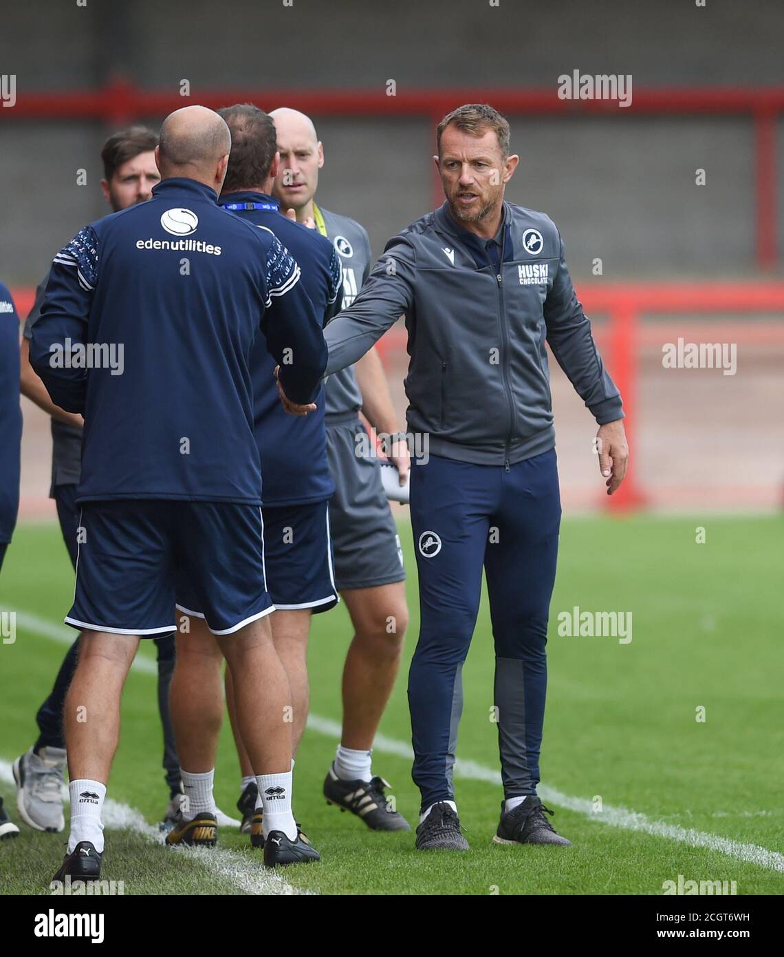 Il manager di Millwall Gary Rowett dopo il fischio finale durante la partita della Carabao Cup tra Crawley Town e Millwall al People's Pension Stadium , Crawley , UK - 5 settembre 2020 - solo per uso editoriale. Nessuna merchandising. Per le immagini di calcio si applicano restrizioni fa e Premier League inc. Nessun utilizzo di Internet/mobile senza licenza FAPL - per i dettagli contattare Football Dataco Foto Stock