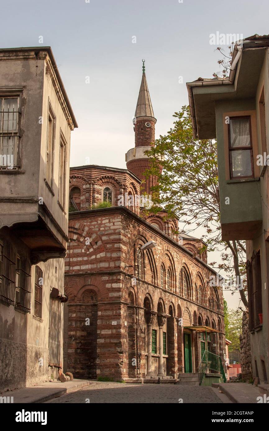 ISTANBUL, TURCHIA, MAGGIO 5,2007: Moschea Molla Gurani, ex chiesa ortodossa orientale trasformata in moschea nel distretto di Vefa, Istanbul. Foto Stock