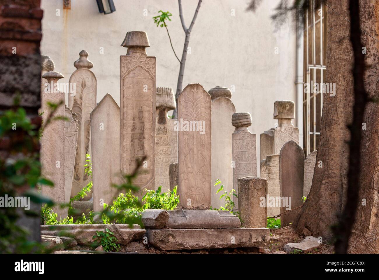 Vista delle antiche lapidi di Istanbul, Turchia Foto Stock