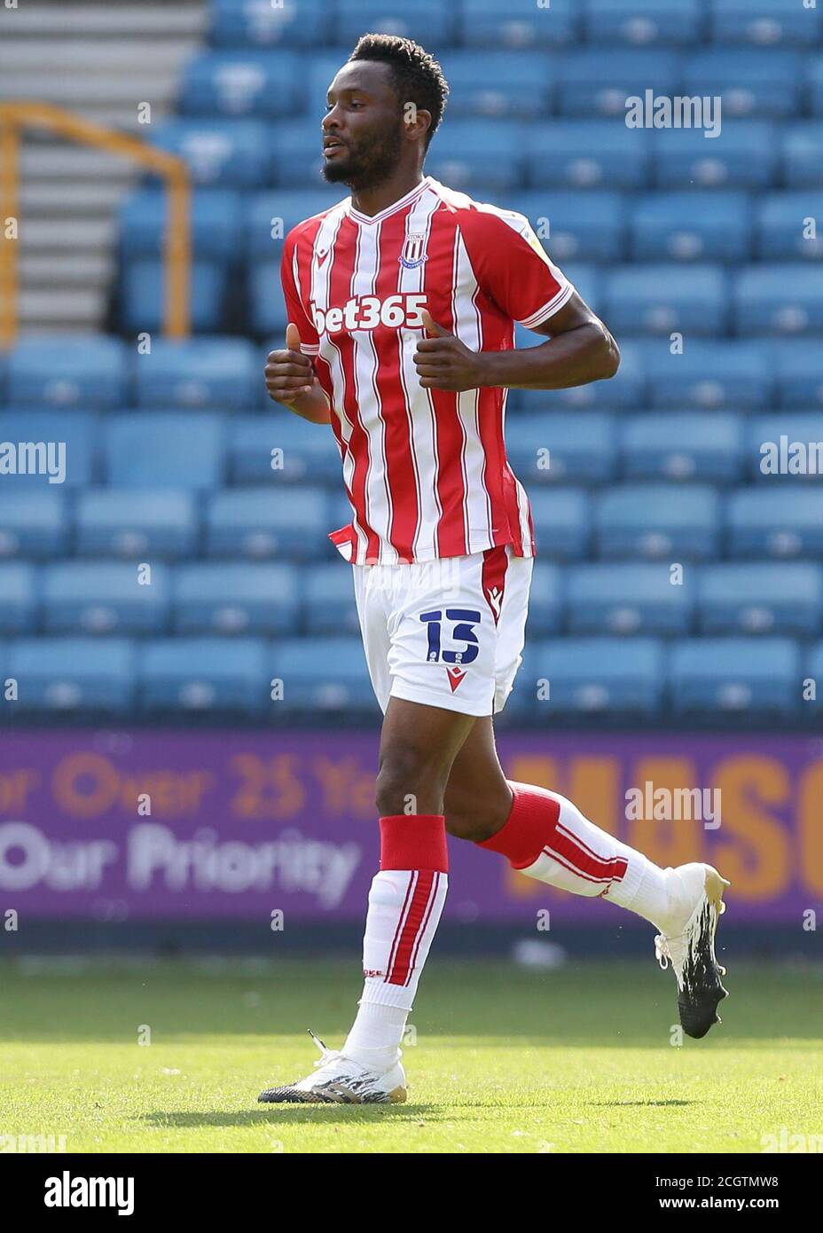 LONDRA, INGHILTERRA. 12 SETTEMBRE 2020 John OBI Mikel di Stoke City durante la partita del campionato Sky Bet tra Millwall e Stoke City al Den, Londra. (Credit: Jacques Feeney | MI News) Credit: MI News & Sport /Alamy Live News Foto Stock