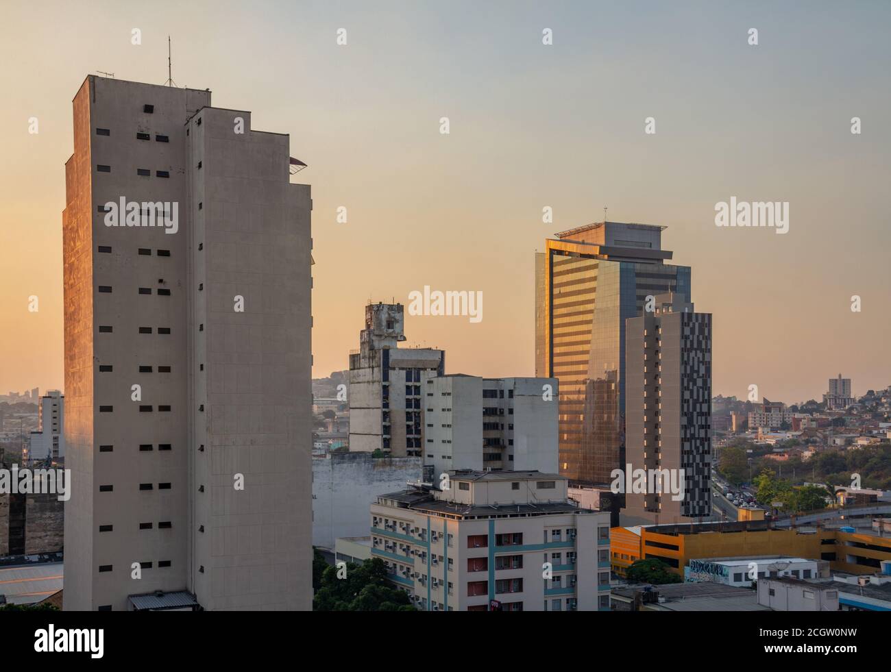 Panorama di Belo Horizonte al tramonto Foto Stock