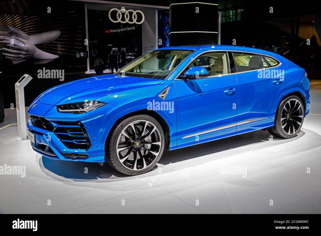Francoforte, Germania - Sep 11, 2019: Urus Lamborghini auto esposte al salone di Francoforte IAA Motor Show 2019. Foto Stock
