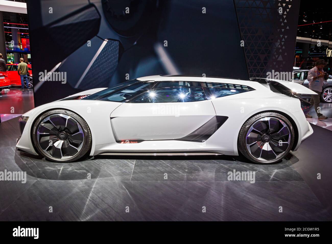 FRANCOFORTE, GERMANIA - 11 SETTEMBRE 2019: Concept car elettrica supercar Audi PB 18 e-tron presentata al Salone dell'automobile IAA di Francoforte del 2019. Foto Stock