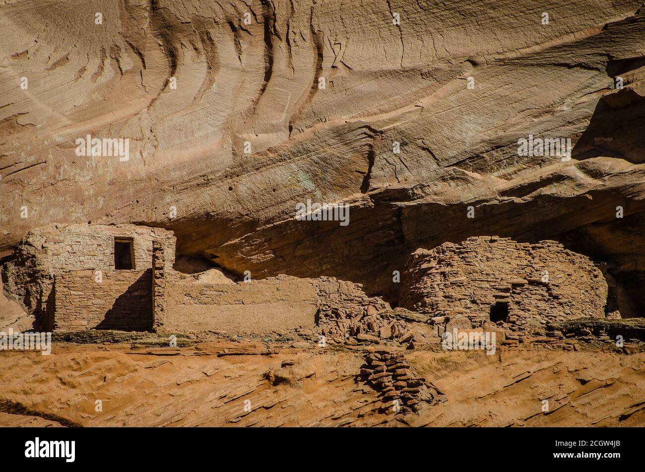 Canyon de Chelly conserva le rovine delle tribù indigene che vivevano nella zona, dai Puebloans ancestrali (precedentemente noto come Anasazi) Foto Stock