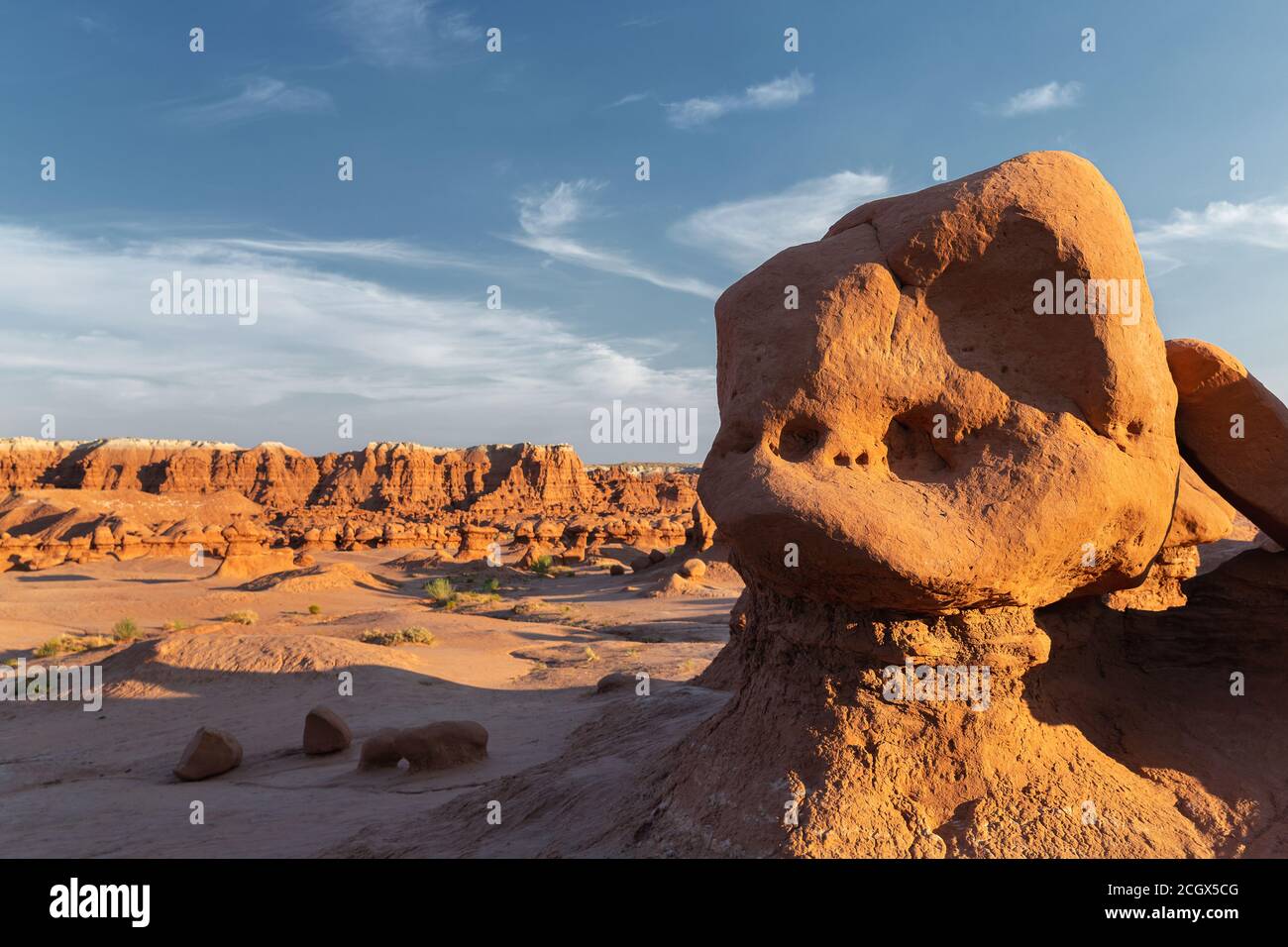 Hoodoo a forma di cranio nel Goblin Valley state Park, San Rafael Desert, Emery, Utah, USA Foto Stock