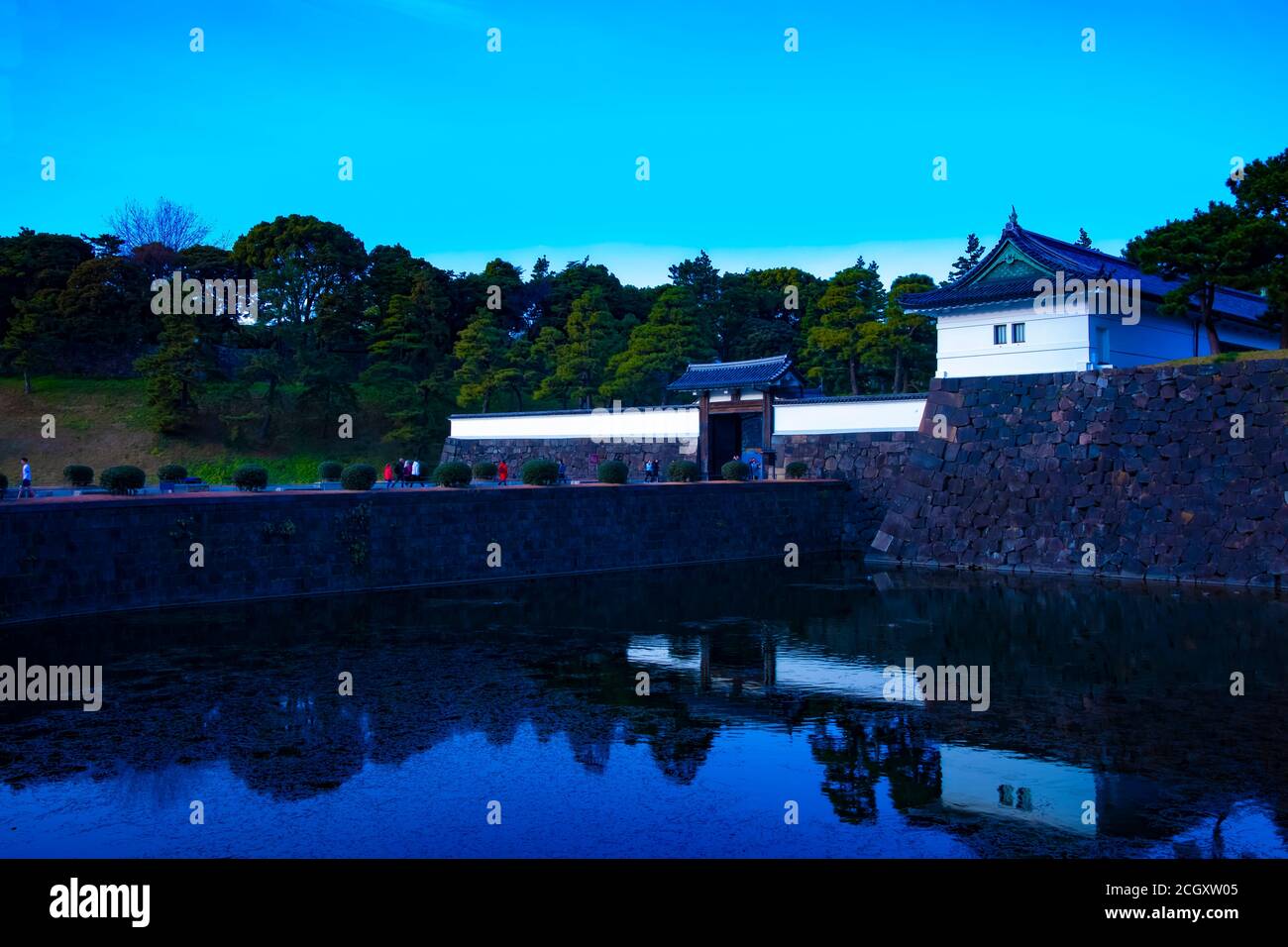 Un palazzo imperiale crepuscolo a Tokyo Foto Stock