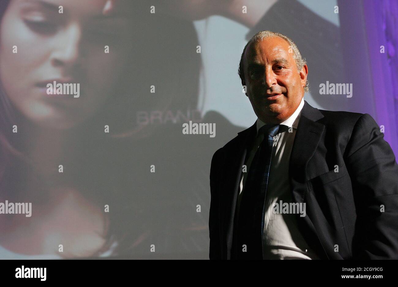 SIR PHILIP GREEN, PRESIDENTE DEL GRUPPO ARCADIA, LONDRA, INGHILTERRA - SETTEMBRE 2004 IMMAGINE: MARK PAIN / ALAMY IMMAGINE STOCK Foto Stock