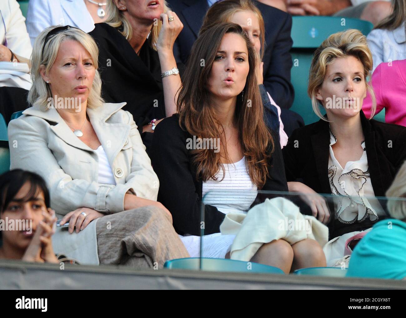 Catherine Middleton e gli amici. Wimbledon Tennis Championships, Londra. 28 GIU 2008 IMMAGINE DI CREDITO : © IMMAGINE DI STOCK DI PAIN /ALAMY DI CONTRASSEGNO Foto Stock