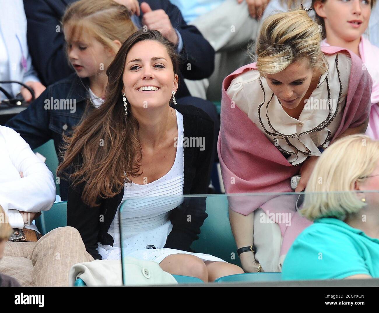 Catherine Middleton e gli amici. Wimbledon Tennis Championships, Londra. 28 GIU 2008 IMMAGINE DI CREDITO : © IMMAGINE DI STOCK DI PAIN /ALAMY DI CONTRASSEGNO Foto Stock