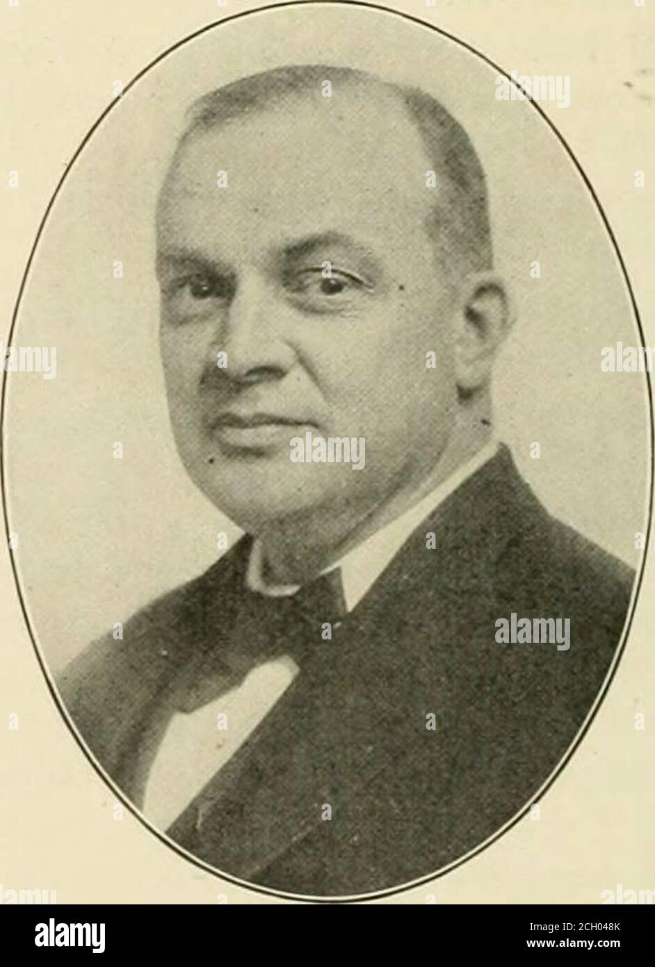 . La gazzetta di età ferroviaria. Y ha supervisionato la manu-facture dei locomotives per il terminale di Baltimora & Ohio a Baltimora, essendo dettagliata metterli in servizio dopo la theirerection, .fter il completamento di questo lavoro è diventato assasso-ciated con Blood & Hale, tecnici di consulenza, Boston, Mass. Il 1° settembre 1897, è entrato a far parte della Bullock Electric & Manufacturing Company, Cincinnati, Ohio, e sovrintendente generale responsabile dell'ingegneria e della produzione. Nel 1904 entra nel reparto di ingegneria ferroviaria della Westinghouse Electric & Manufacturing Company. Il primo lavoro è stato di Foto Stock