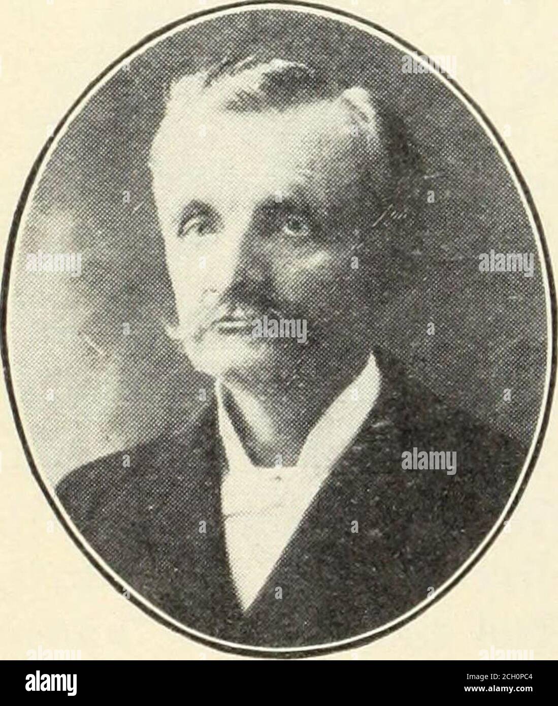 . Norsk lutherske prester i Amerika, 1843-1913 . onsmarken, S. D., 84-85, Bristol, S. D., 85-98, Madison, Neb., 98-02, la. Og Tex., 02-03, Bradley, S. D., 03-06, Volin, S. D., 06, be-thesda barnehjemkom., 07-10, formkredv., 00, 02, 08 e  . *Christiana Kasa, 85. Nesheim, Jakob Larson. ORD. 1884. Hauges synode, 1884-96, -. F. i Vass, Karmsund, Kristiansand, 27 juni 1841, af Lars Nilsen N. og Marta (F.. Larsen Fikstvet), frekv. Koperviks lærerskole, 62, lærer. Skjold, 59-81, udv. 81, lærer, Fillmore Co., Minn., 81-84, Red Wing SEM., 84, prest, Galatin, N. D., 84-89, nær Astoria (Prairie Farm P. O.), S. Foto Stock