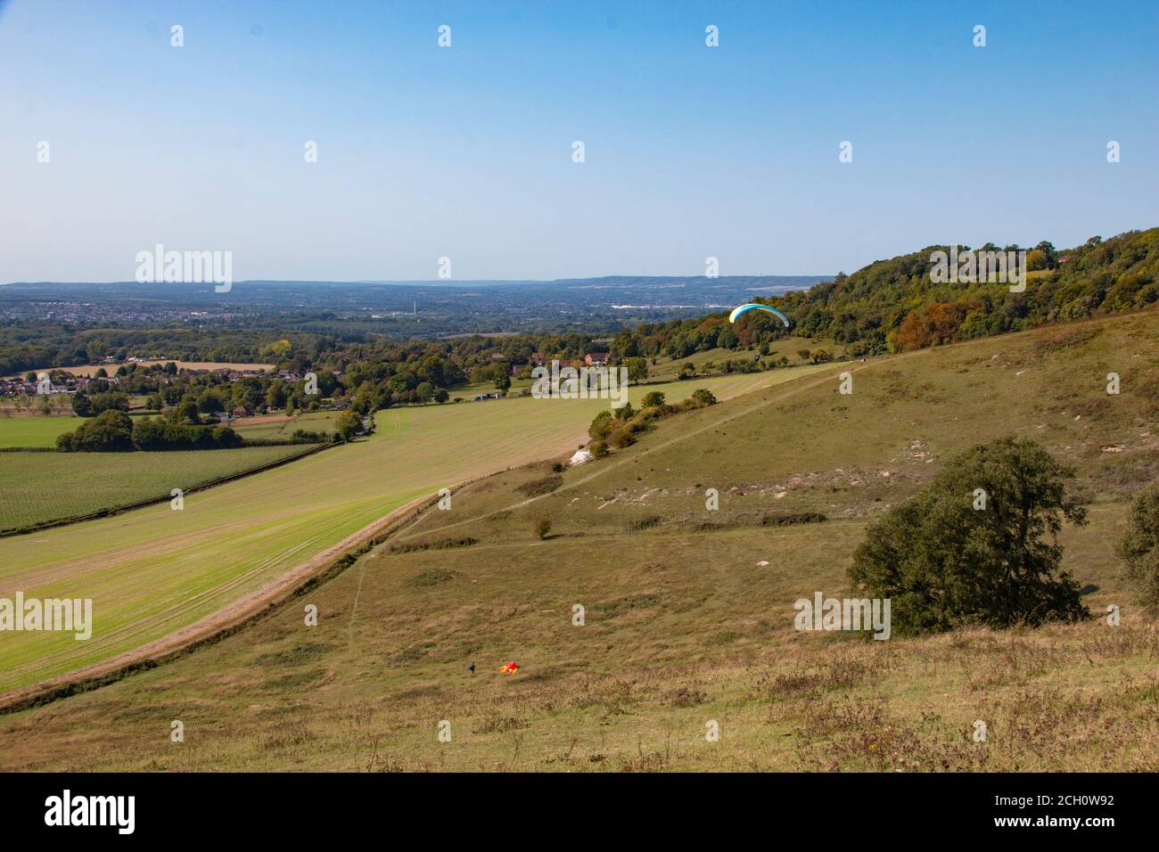 Hang Glider catturare la brezza sulla North Downs Way, Kent Downs Area di bellezza naturale, Detling, Kent, Foto Stock