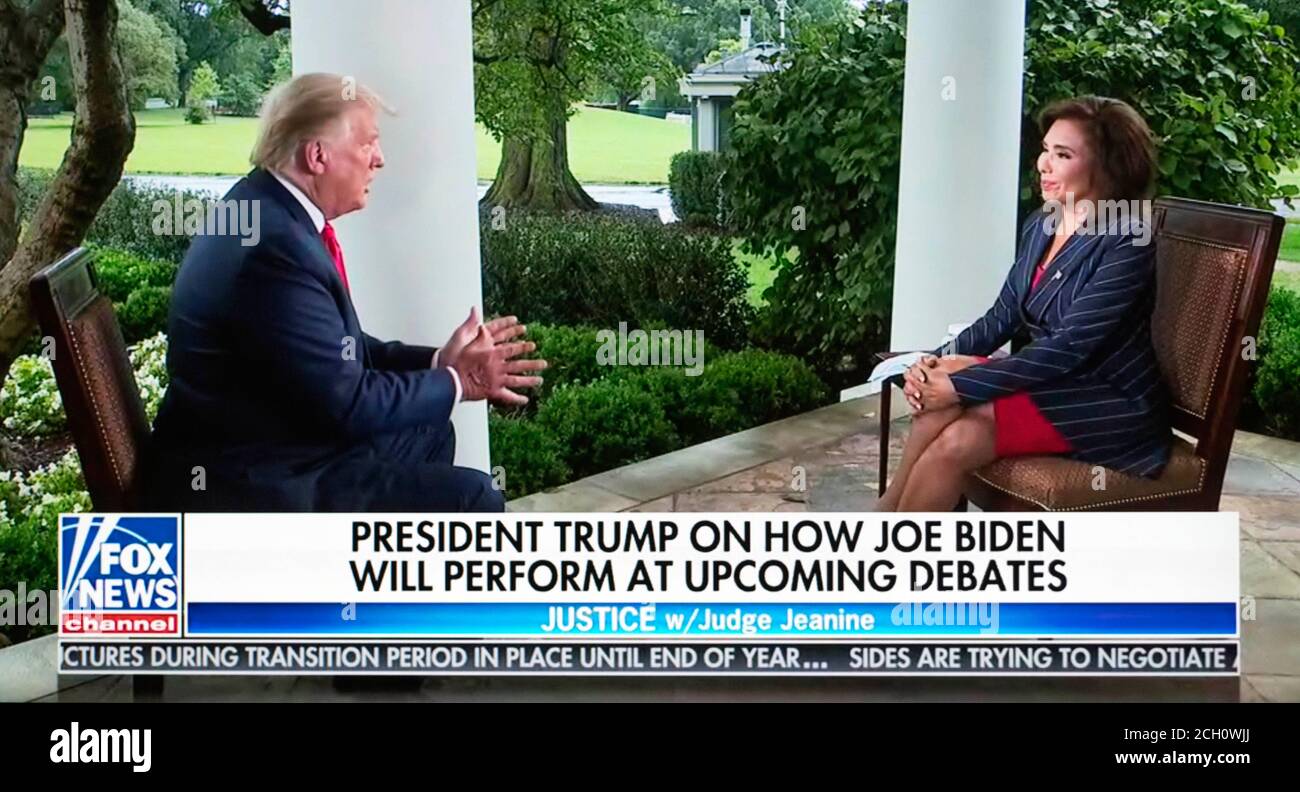 12 settembre 2020, Washington, District of Columbia, USA - uno screen grab del presidente DONALD TRUMP durante un'intervista con il giudice JEANINE PIRRO per il suo Fox News show, 'Giustizia con il giudice Jeanine.' Nell’intervista Trump ha sostenuto, senza prove, che il suo avversario elettorale, Joe Biden, prende le droghe per aiutarlo nei suoi dibattiti.(immagine di credito: © Fox News/ZUMA Wire) Foto Stock