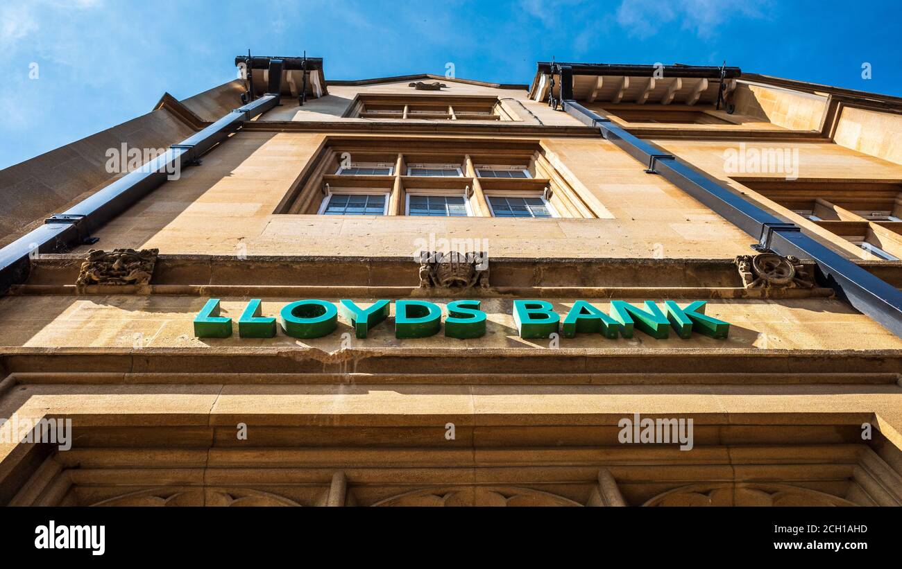 Lloyds Bank Branch in un edificio classificato di grado II* in Centro di Cambridge Foto Stock