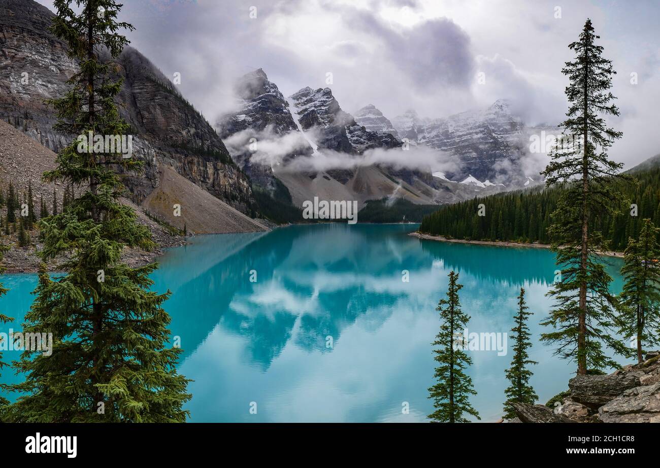 Lago di Morrane, Parco Nazionale di Banff, foto scattata in una giornata trascorsa. Foto Stock