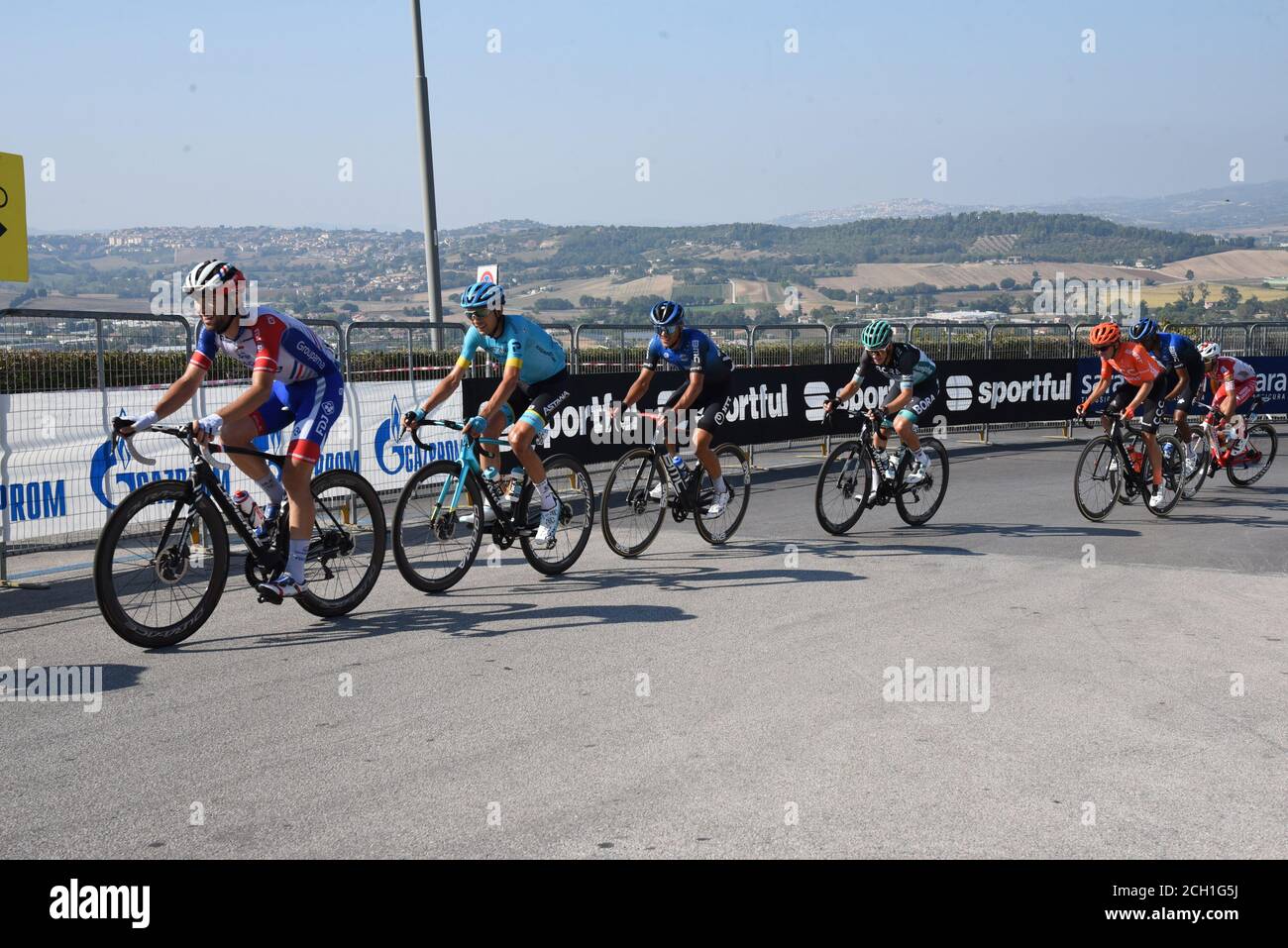 loreto, Italia, 13 Set 2020, un momento di gara durante la 7^ Tappa Pieve Torina - Loreto, Ciclismo Tirreno Adriatico - Credit: LM/Roberto Bartomeoli/Alamy Live News Foto Stock