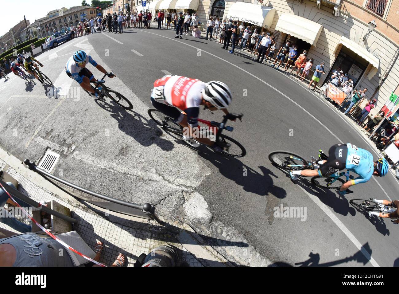 loreto, Italia, 13 Set 2020, un momento di gara durante la 7^ Tappa Pieve Torina - Loreto, Ciclismo Tirreno Adriatico - Credit: LM/Roberto Bartomeoli/Alamy Live News Foto Stock