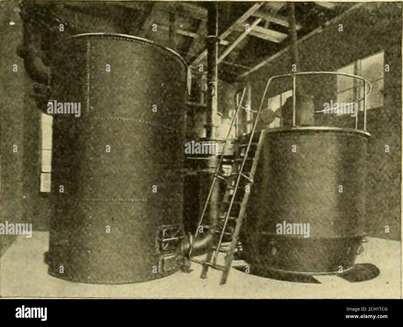. Rassegna delle ferrovie elettriche . Atlanta Baltlmoi Boston BuffaloChicagoCincinnati Cleveland Dallas Denver Canada: Canadian Westinghouse Co. DetroitKansas CityLos AngelesMinneapolisLtd., Hamilton, Ontario New OrleansNew YorkPhiladelphia PittsburgSt. LouisSalt Lake City San Francisco Seattle Syracuse Messico: G. & O. Braniff & Co., Città del Messico Produttori di gas a pressione automatica. Un confronto il costo di maneggio del combustibile per un impianto di produzione di gas ad ovest è molto meno, e la quantità di combustibile richiesta ma una frac-zione di quella usata per un impianto di vapore di equabilità. Foto Stock