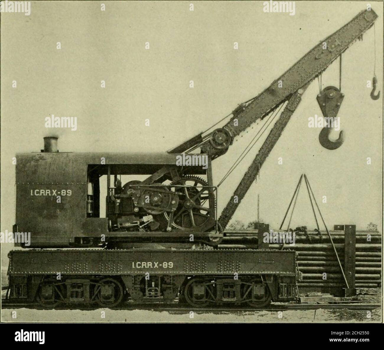 . American ingegnere e giornale ferroviario . show. I dati netti rappresentano l'importo operativo dopo che sono state detratte le imposte. Il rapporto di operazionirappresenta la proporzione tra le spese strettamente operative, escluse le imposte, e gli utili lordi: Lordi. XCT. Rapporto operativo. Gennaio 770 € 153 76.4 dicembre 863 198 73.5 novembre 983 262 70.1 ottobre 1,117 339 66.8 settembre 1,043 314 67.0 Ausrust 1.079 345 65.2 luglio 1,022 304 67.2 gli utili lordi hanno raggiunto il loro massimo in ottobre, ma i netearnings non erano ai loro più alti in quel mese, essendo stati 6 dollari per miglio o poco meno del 2 per cento, sotto il redu netto Foto Stock