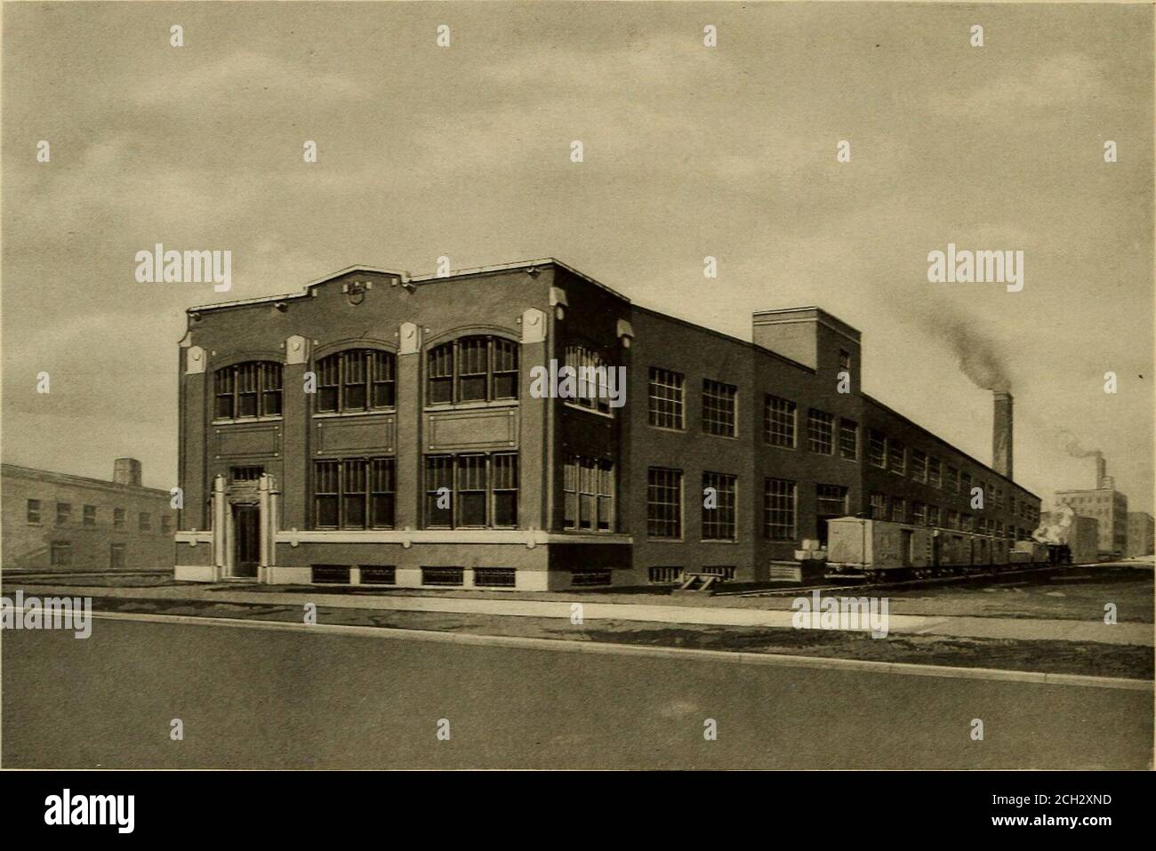 . The Central Manufacturing District : Chicago Junction Railway Service : un libro di testo descrittivo, fotografie e lettere testimonial su Chicago Junction Railway Service e il Central Manufacturing District - il centro di Chicago, 'The Great Central Market'. 121. Oppenheimer Hoving Company Building, 36th Street near Morgan Street LA Oppenheinier Hoving Company, rivenditori in involucri di salsiccia, erano per-merly situati nei cantieri di Stock e desideravano rimanere su Chicago Junctionrails organizzato per la loro posizione attuale nel Distretto. I Trustees stanno nowerecting un tre storia e un mulino di base Foto Stock