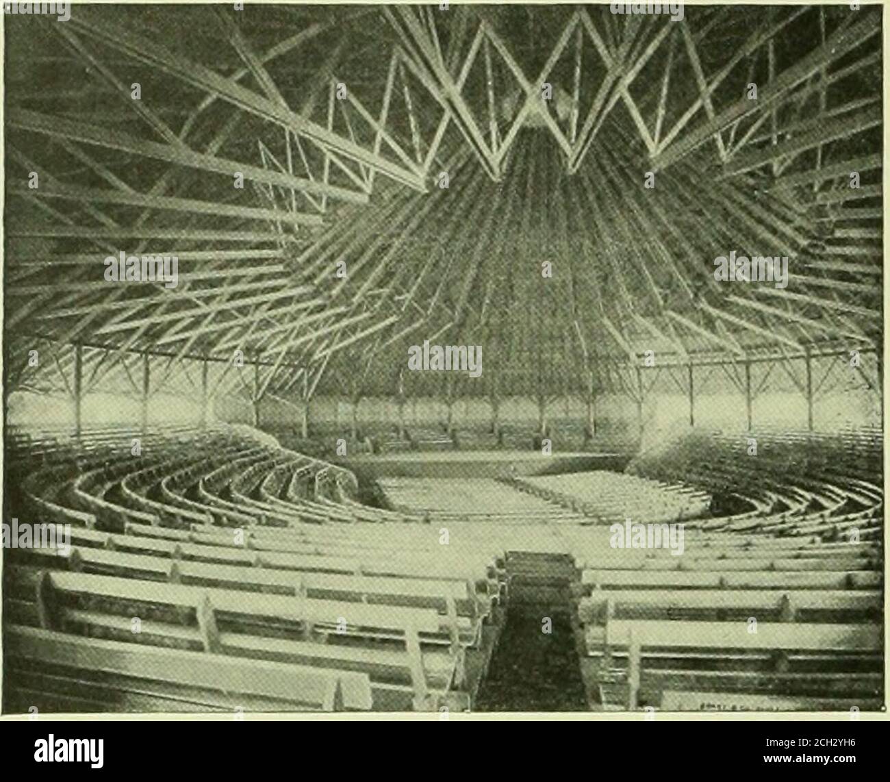 . Libro del blu reale . 1 12 ALLEGHANY MOUNTAIN RESORTS. AUDITORIUM, MOUNTAIK LAKE PARK è stato molto popolare tra gli stati di Mary-land, Pennsylvania, West Virginia e Ohio, e ogni estate ci sono giorni a pezzi per intrattenimenti speciali, quando attali volte le tariffe di escursione sono chiamati a coprire un territorio piuttosto contiguo, e eachexcurly patronized. Il mare-figlio apre il 1 giugno, e da quel tempo durante tutta l'estate Mountain LakePark diventa un insieme di benessere e di riposo, con i vantaggi di scuola andlyceum. Il parco si trova sulla linea principale della ferrovia di Baltimora & Ohio, Foto Stock