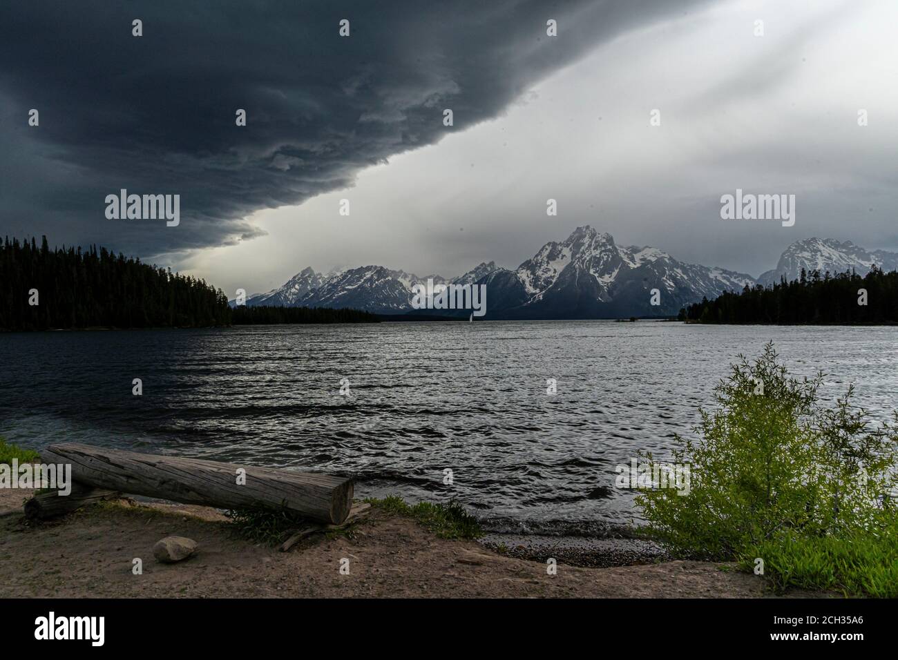 fronte tempesta che si sposta in coulter bay, grand tetons, wy noi Foto Stock