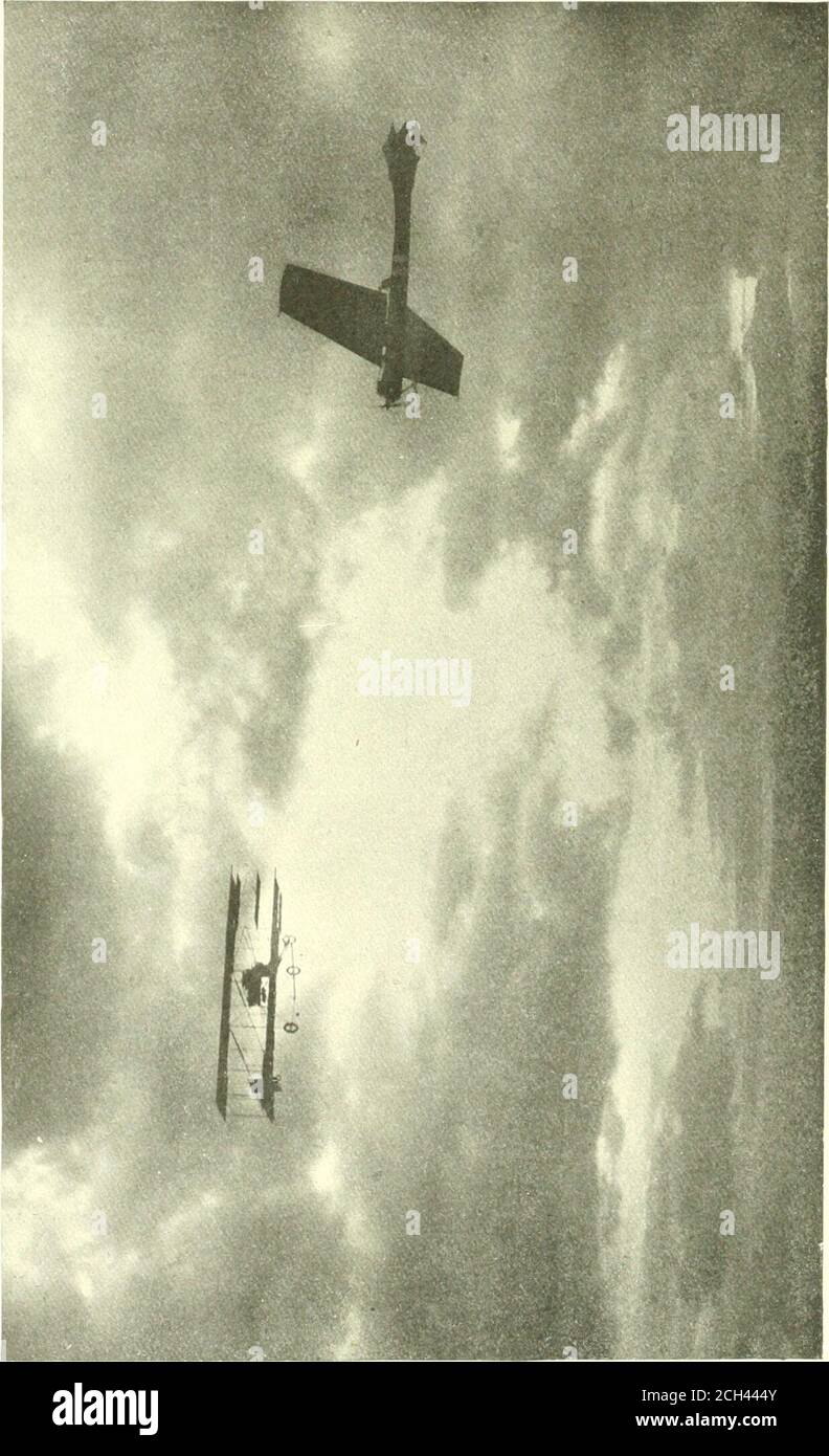 . Libro delle città blu reale. Libro del Blu reale DICEMBRE, 1910 INDICE p^g. Aviazione pratica - Latham Record Flight over Baltimore i The Pan-American Union Building at Washington 11Army at Valley Forge - di Charles L. Shipley J 6 The I9J0Claus 24 stub ends of thought Da Arthur G. Lewis 25 ILLUSTRAZIONI navi che passa nella frontespizio di notte Hubert Latham e Comte Bertrand de Lesseps.... I Conte Jacques de Lesseps nella sua Bleriot 2 Arch Hoxsey nella sua Wright 2 Latham a partire da Halethorpe Aviation Field 3 Latham arrotondamento Fort McHenry 3 Mappa - la R prescritta Foto Stock