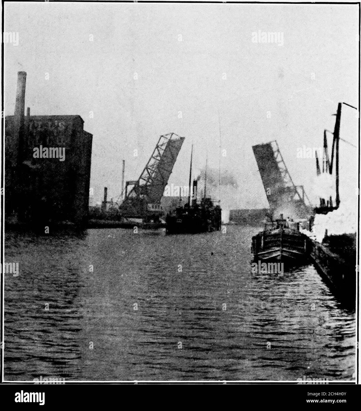 . Il problema dei trasporti americani; uno studio sulle condizioni dei trasporti americani, al fine di accertare quale politica gli americani dovrebbero adottare per soddisfare efficacemente le condizioni esistenti e essere disposti a continuare a guidare le nazioni nella marcia del progresso e della civiltà. Per la fa;ct che c'è ora una corrente sud-bound nel fiume che interferisce grandemente con la mano economica dei vascelli del lago. Ponti che attraversano il nuovo canale di drenaggio, e il numero, sia nella città che lungo il canale deve essere aumentato indefinitamente, come thecity cresce. Questi Foto Stock