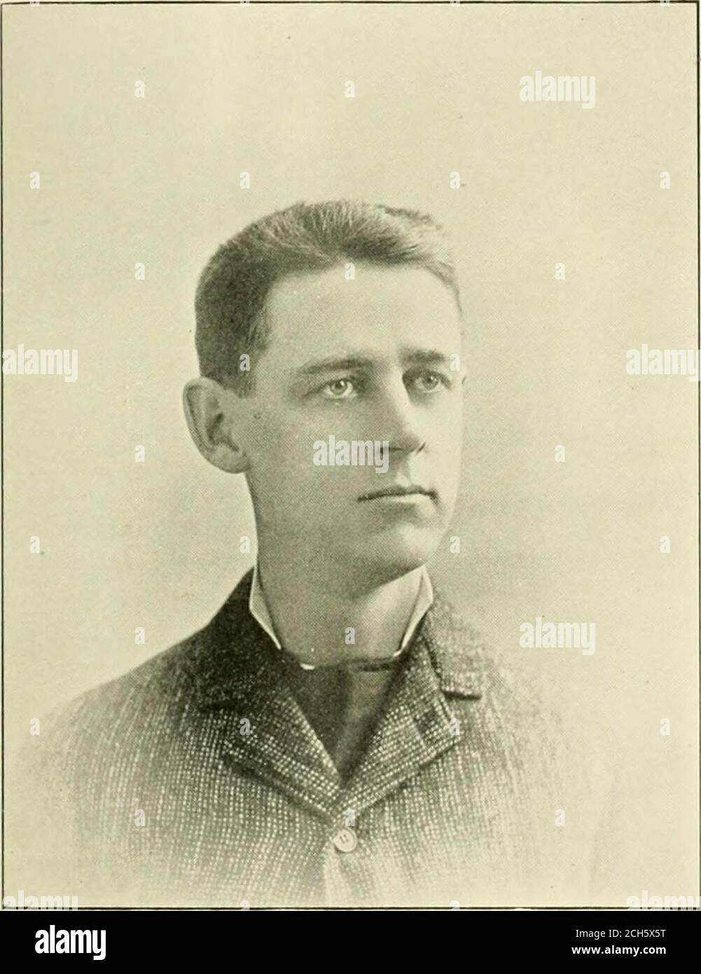 . La rassegna della ferrovia di strada . Montreal Lines, nel thesecuring di cui dagli attuali locatari sindacali egli più prominenti, Lie ha anche recentemente assicurato il controllo della strada di Toronto; entrambi i quali devono essere perseguito da elettricità. Io sono uno dei più frequenti tra i partecipanti alle convenzioni ed è stato presidente delle commissioni ap-appuntite per preparare le relazioni da presentare alla discussione durante le riunioni. Il sig. Everett ha, mentre ancora un youngman ha ottenuto la distinzione come un gestore ferroviario ofwhich tutto l'uomo potrebbe guardare indietro sopra come un lavoro lifes e con la salute continua il suo futuro sarà Foto Stock