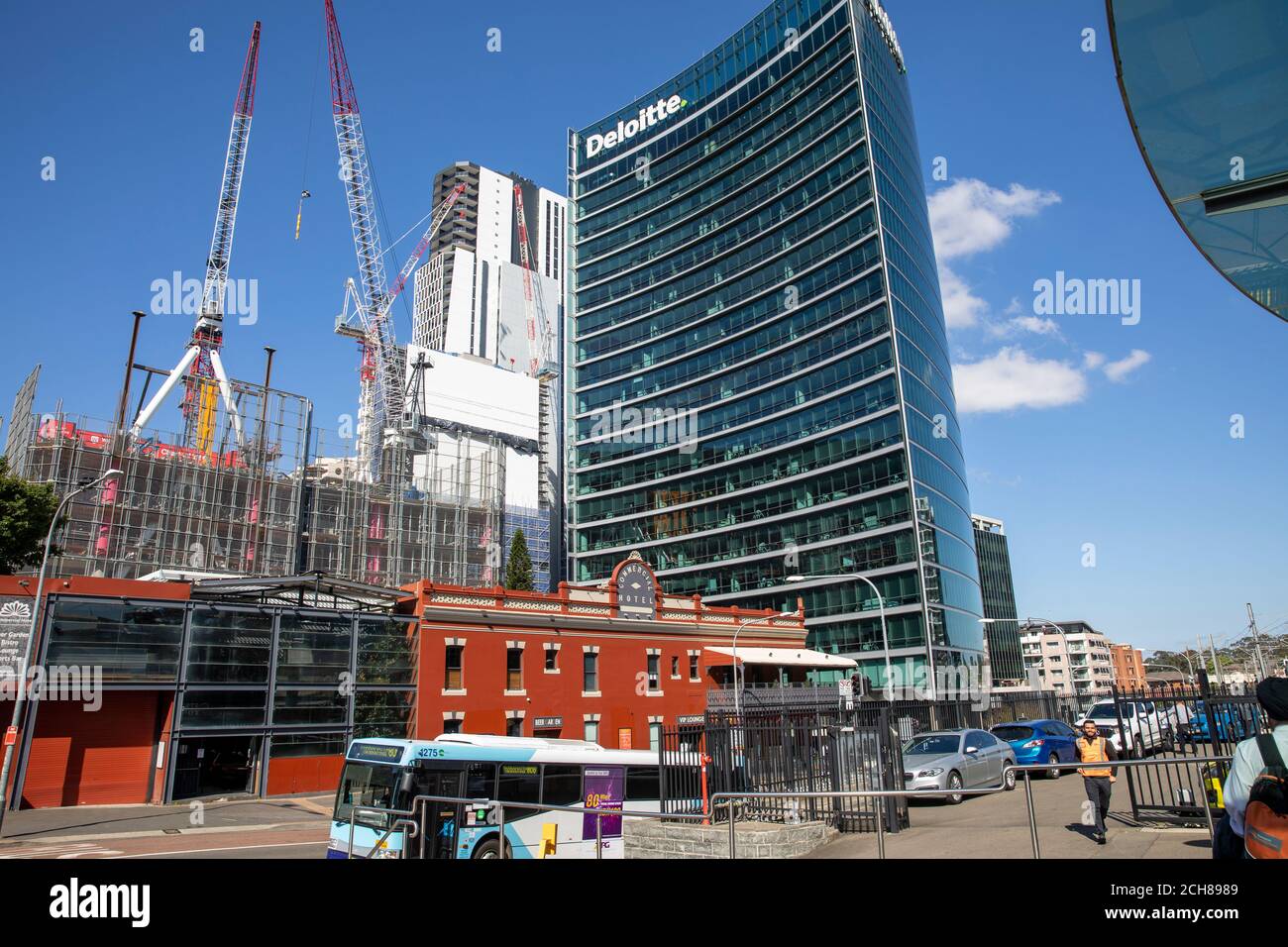 Centro della città di Parramatta, alta costruzione di Sydney occidentale e Deloitte Alto edificio per uffici, Australia Foto Stock