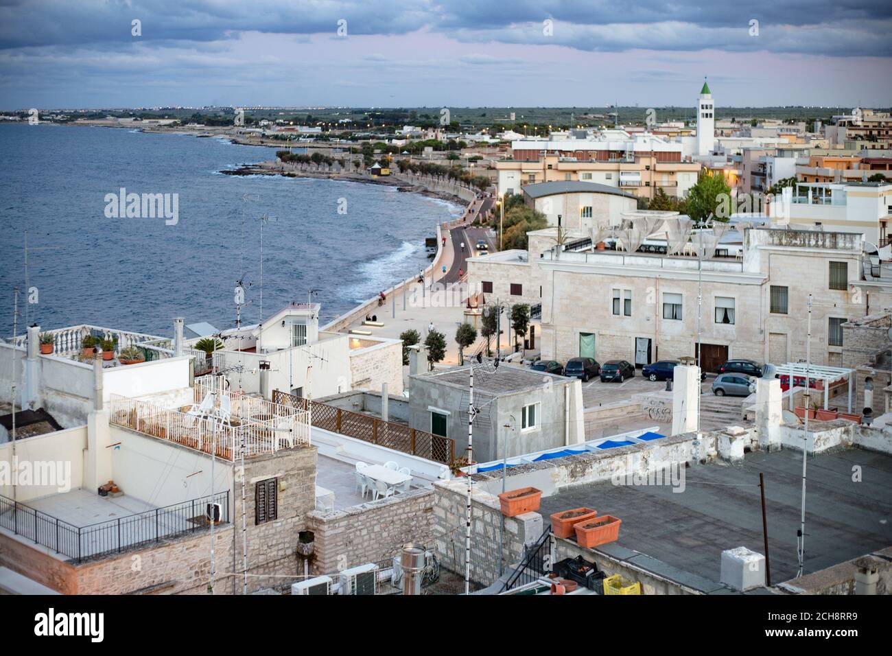 Splendida vista sui tetti di Giovinazzo, tipico paese vicino Bari in Puglia nel sud Italia Foto Stock