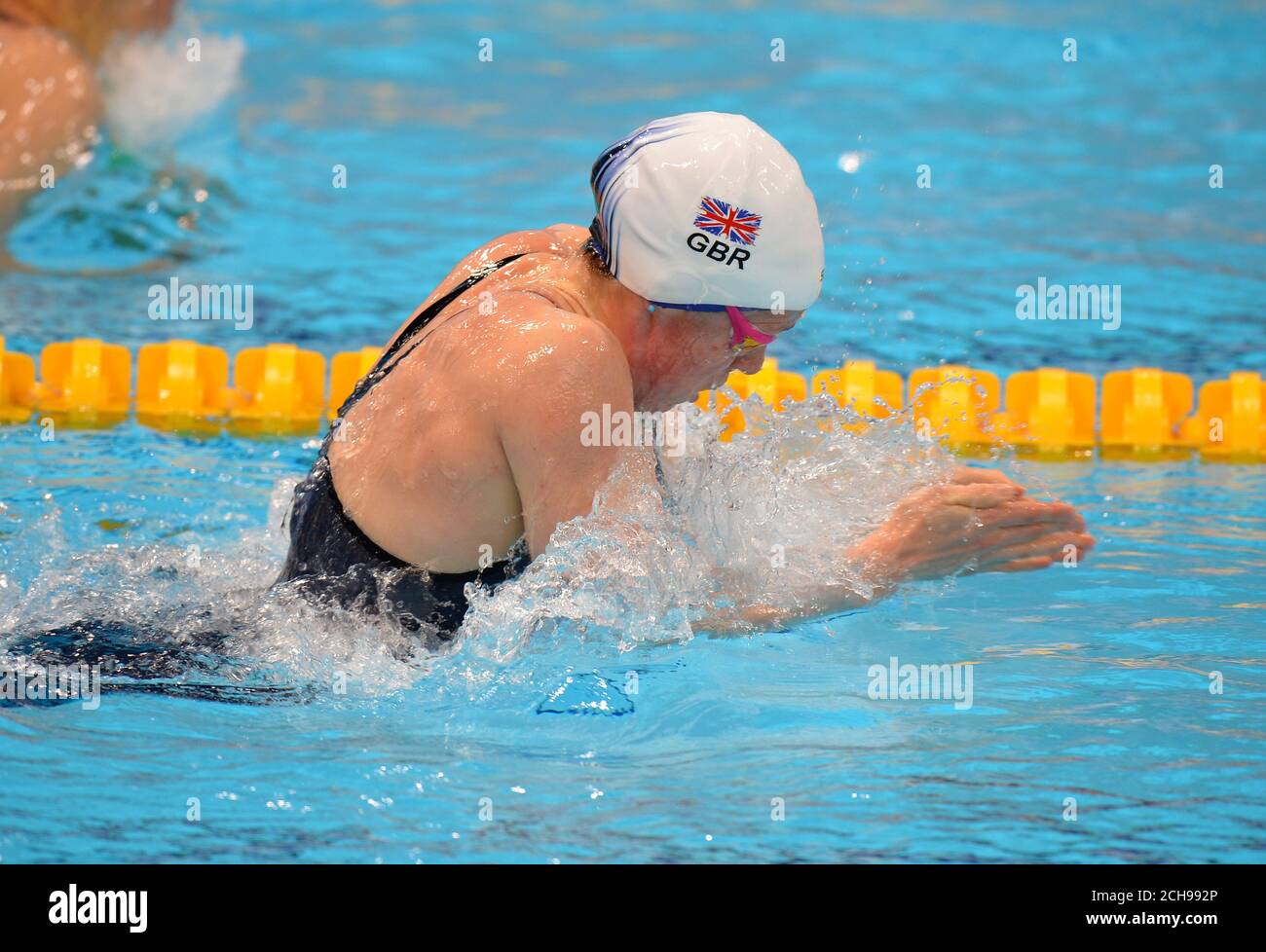 Hannah Miley della Gran Bretagna compete nella semifinale femminile di Medley da 200 m durante il giorno dieci dei Campionati europei di Aquatics al London Aquatics Center di Stratford. Foto Stock