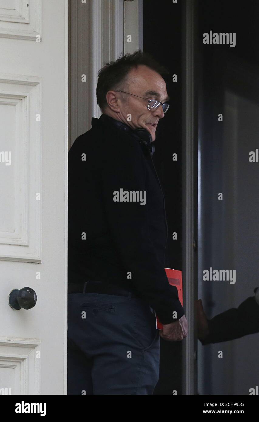 Danny Boyle sul set del film Trainspotting 2 a Pollokshields, Glasgow. Foto Stock