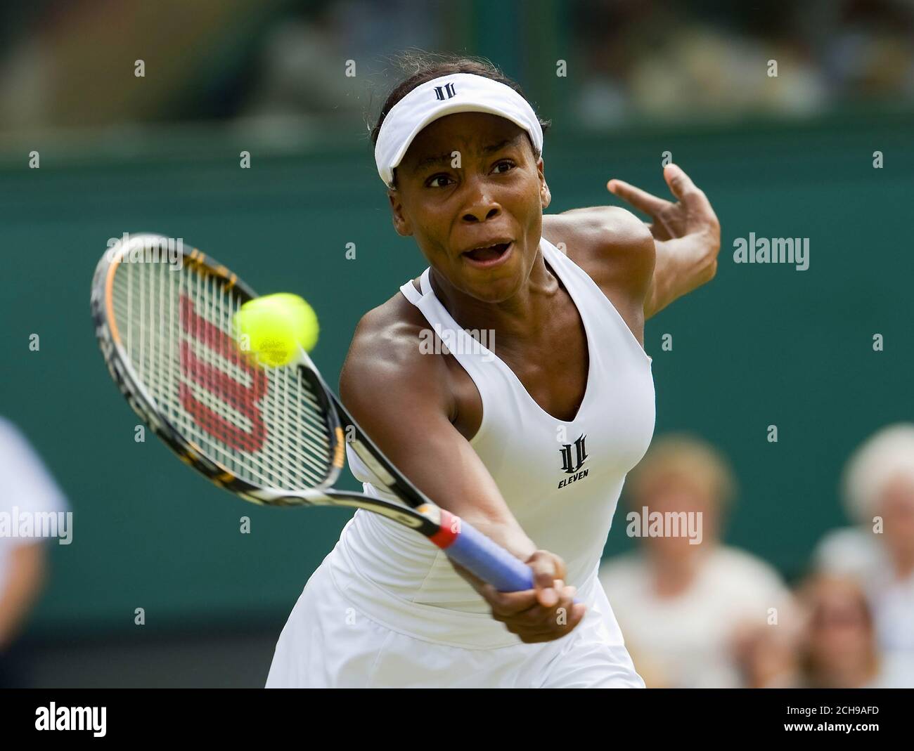 Venis Williams. Venus Williams contro Serena Williams. Wimbledon Ladies Final. Campionato di tennis di Wimbledon. 4/7/2009 credito immagine : © Mark Pain /ALAMY Foto Stock