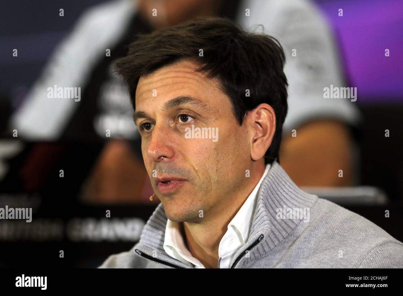 Il team principal della Mercedes Toto Wolff durante la giornata di prove libere per il Gran Premio di Gran Bretagna 2016 al circuito di Silverstone, Towcester. PREMERE ASSOCIAZIONE foto. Data immagine: Venerdì 8 luglio 2016. Vedere PA storia AUTO British. Il credito fotografico dovrebbe essere: David Davies/PA Wire. RESTRIZIONI: Solo per uso editoriale. Uso commerciale con il previo consenso dei team. Per ulteriori informazioni, chiamare il numero +44 (0)1158 447447. Foto Stock