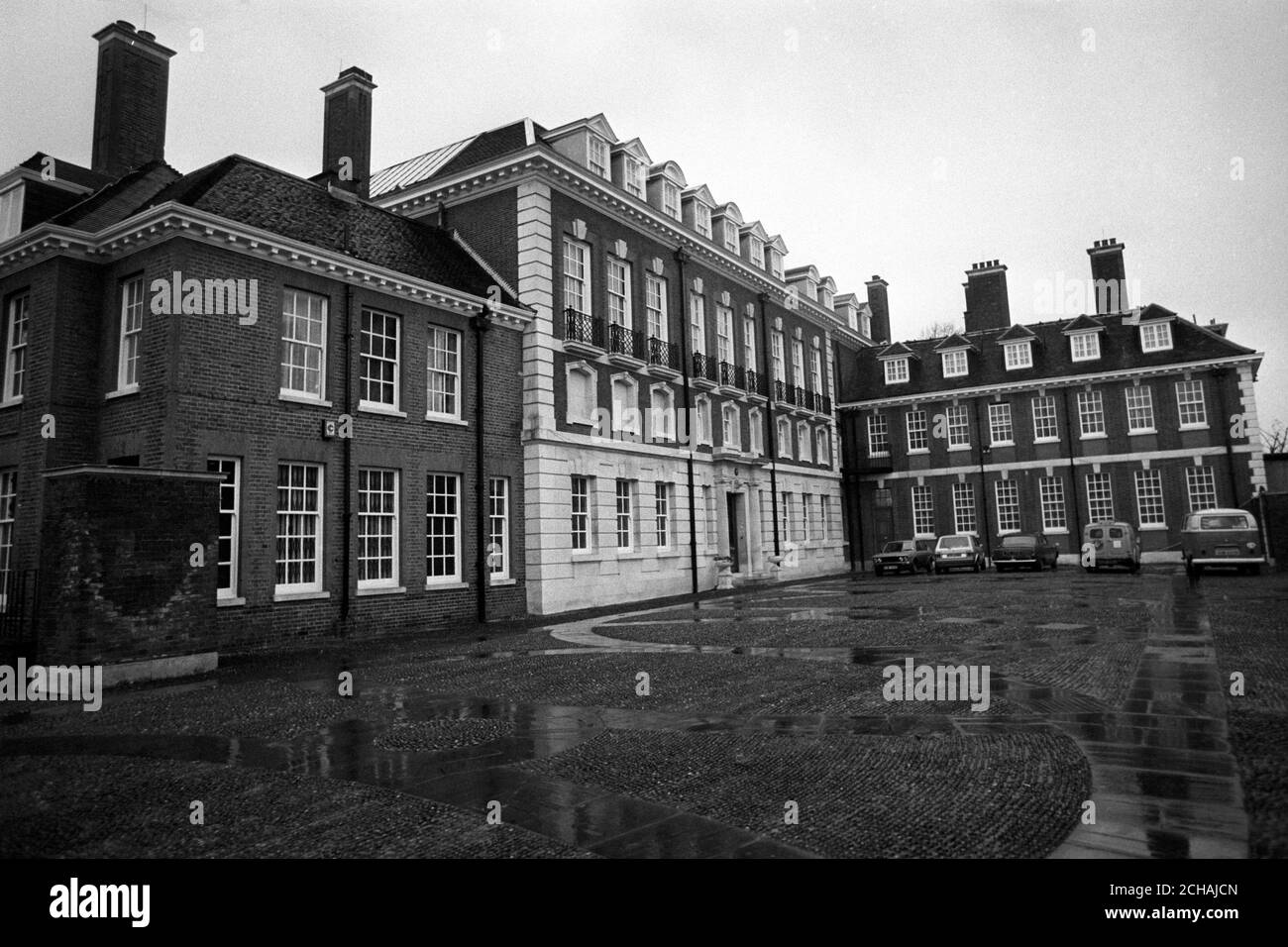 Witanhurst - la più grande casa privata di Londra che è in vendita a Â£7m. Il palazzo occupa 13 acri in Highgate e può ospitare 40 persone in tutta comodità. Ha 60 camere e i costi di gestione sono stimati a Â£1,000 a settimana. Foto Stock