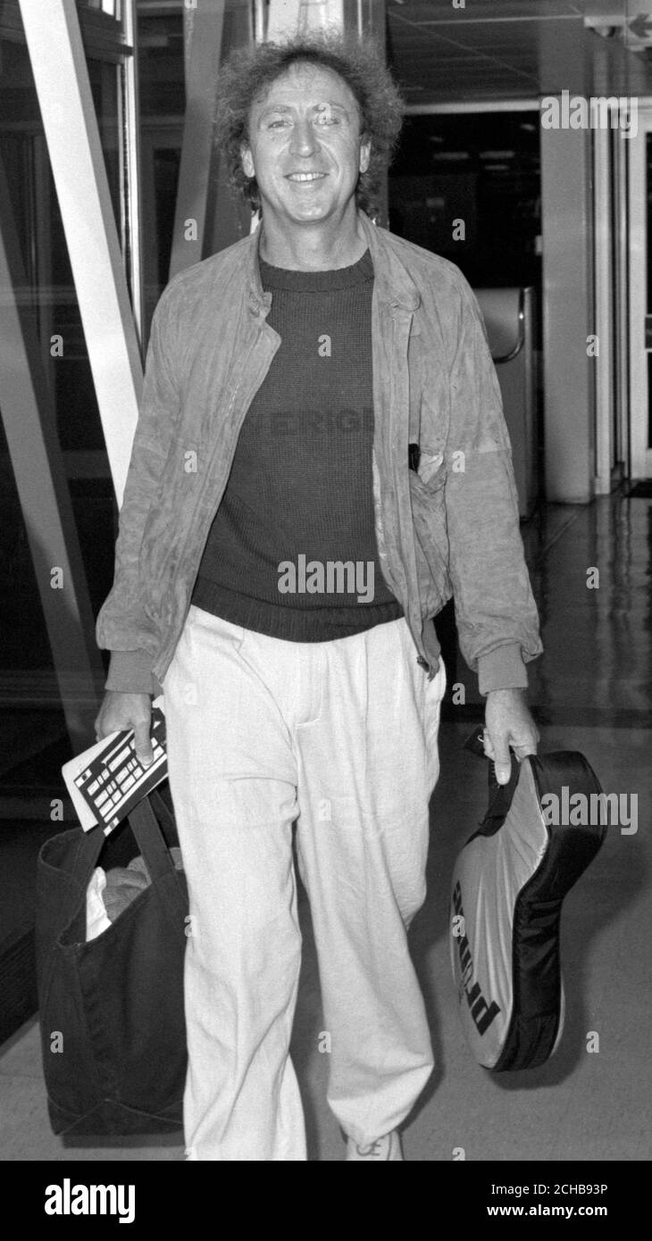 Attore internazionale di Hollywood, gene Wilder, all'aeroporto di Heathrow prima del suo volo Concorde a New York. La stella delle selle Blazing era stata intervistata durante lo show televisivo Terry Wogan della scorsa notte. Foto Stock
