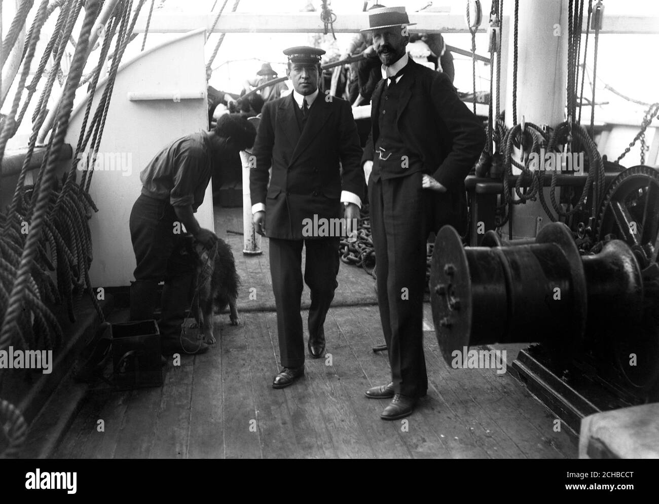 Il tenente Ernest Shackleton (l) e il capitano Davis. Foto Stock