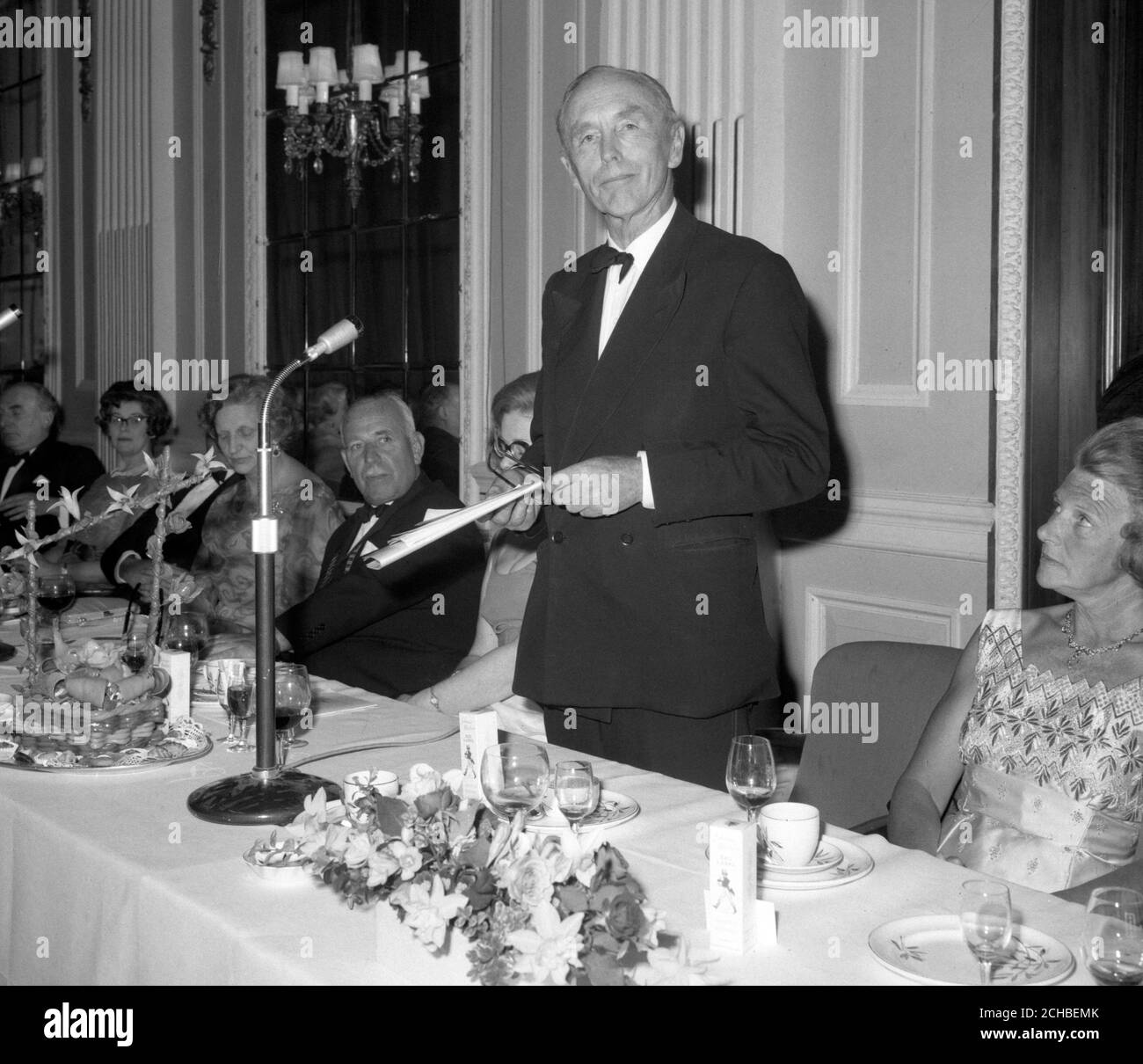 Sir Alec Douglas-Home, ospite principale, ha parlato al banchetto della Scottish Daily Newspaper celebrare il centenario dell'Associazione Stampa. Il banchetto si è tenuto al Gleneagles Hotel, Perthshire. Foto Stock