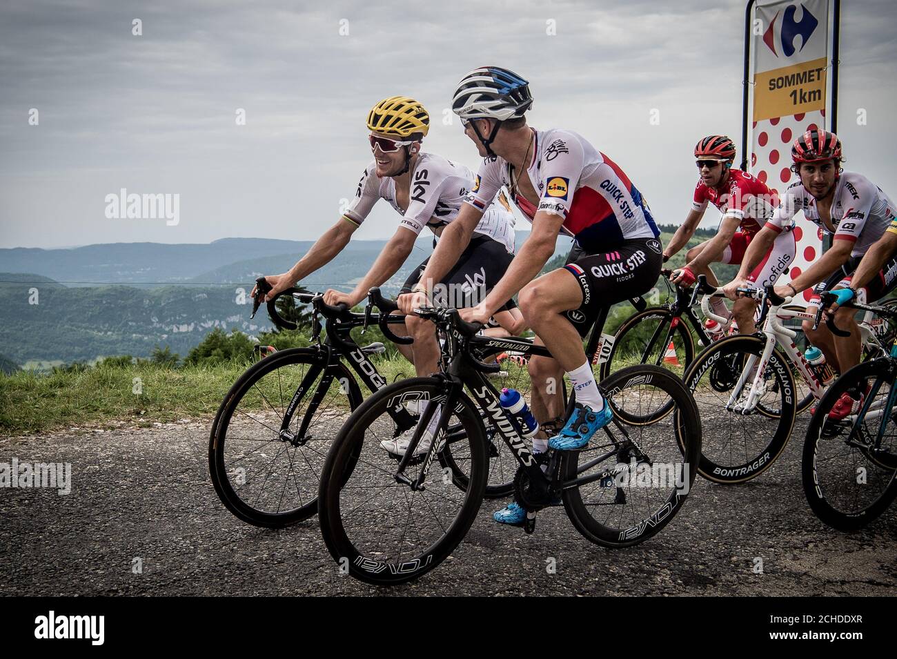 8 Luglio 2017, Francia; Ciclismo, Tour de France 8° tappa:, Ciclismo, Tour de France 8° tappa: Zdenek Stybar (CZE) e Michał Kwiatkowski. Foto Stock