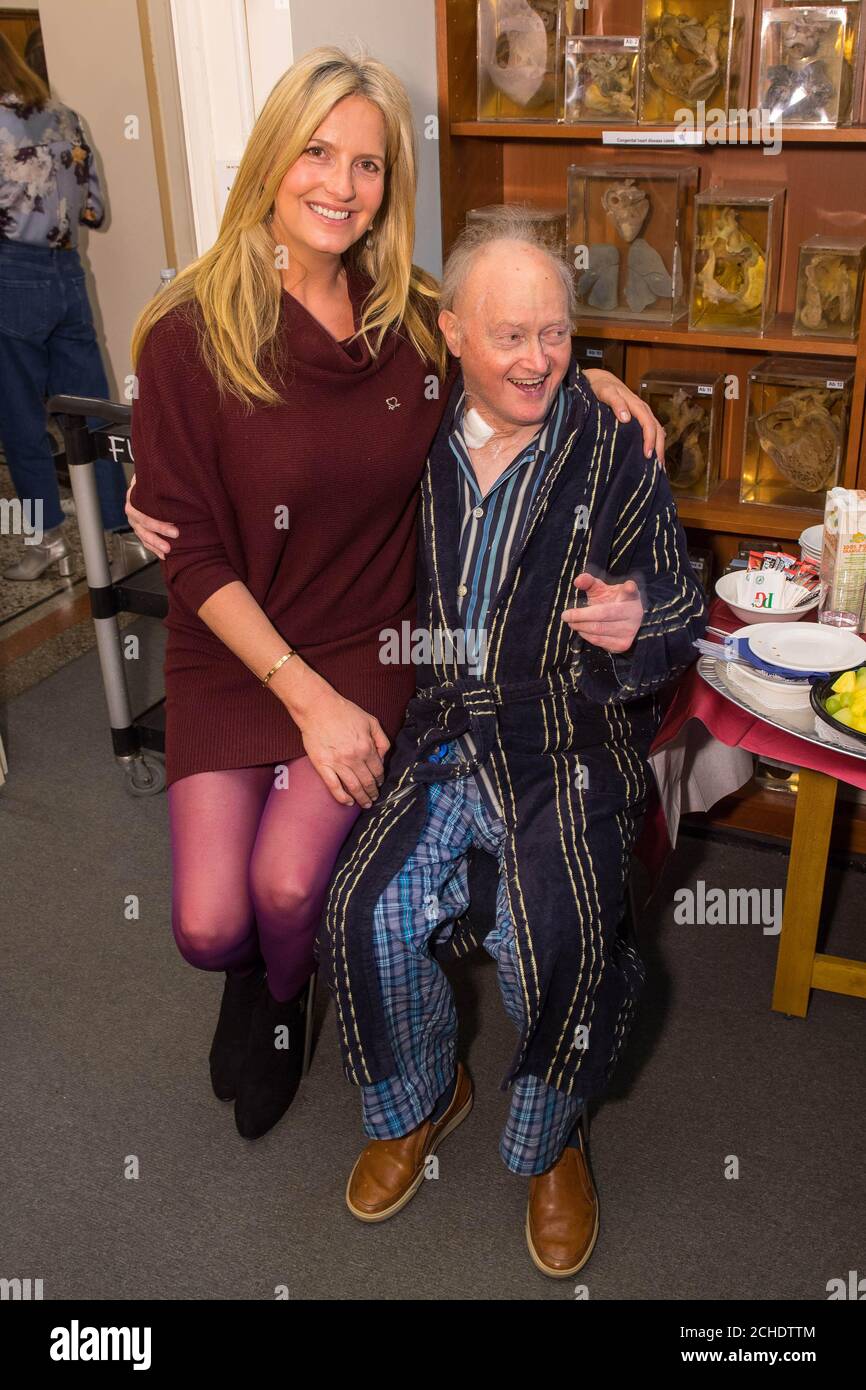 Il sostenitore della British Heart Foundation Penny Lancaster incontra Kevin McCarthy al Royal Brompton Hospital per celebrare l'appello natalizio del BHF, che mira a raccogliere oltre mezzo milione di sterline per la ricerca salvavita su tutte le malattie cardiache e circolatorie, comprese le malattie cardiache congenite. Foto Stock