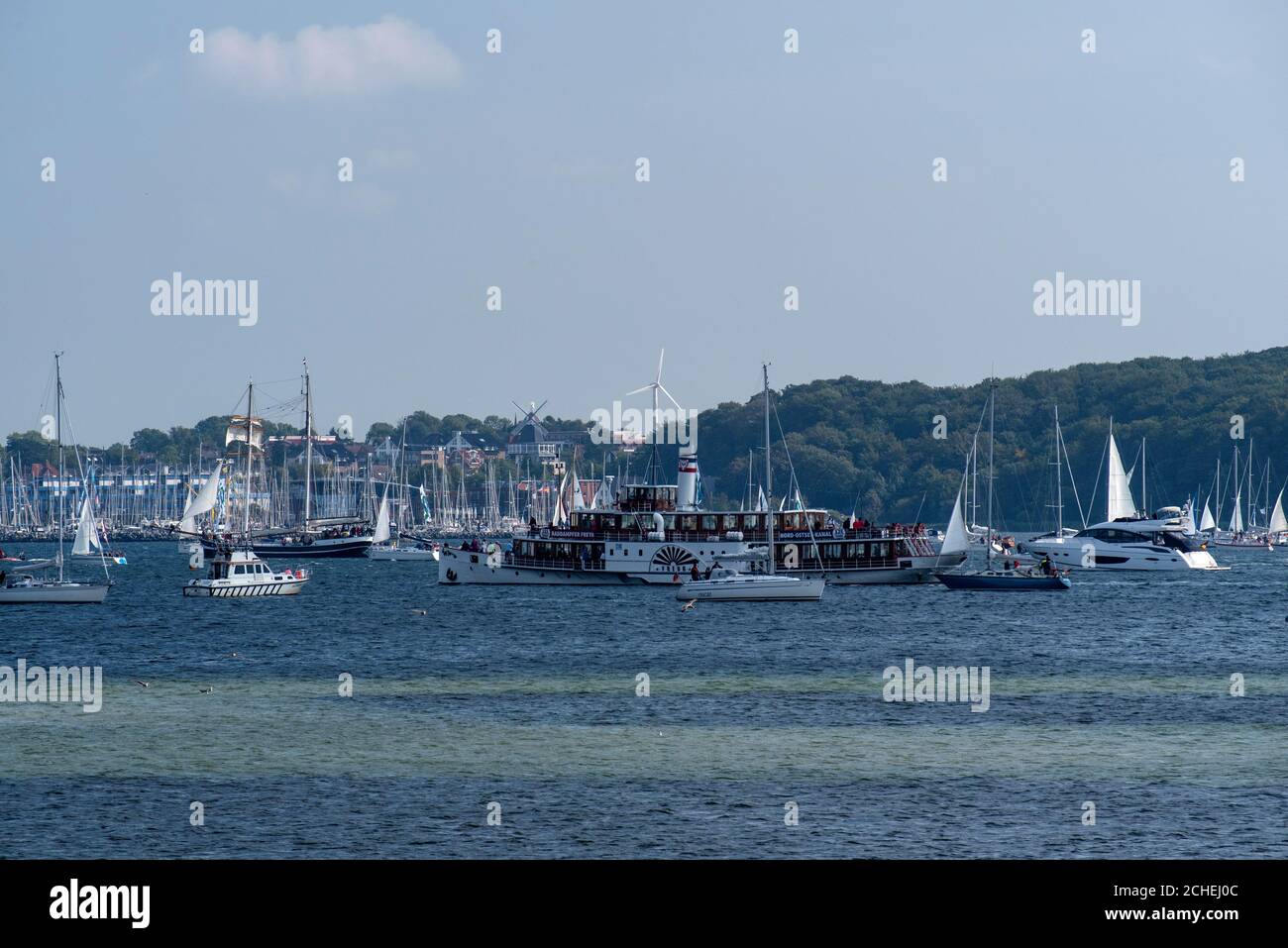 KIEL, GERMANIA - 12 SETTEMBRE 2020: Alla fine della Kiel Week 2020 si è tenuta una parata di windjammer sul fiordo di Kiel. Foto Stock