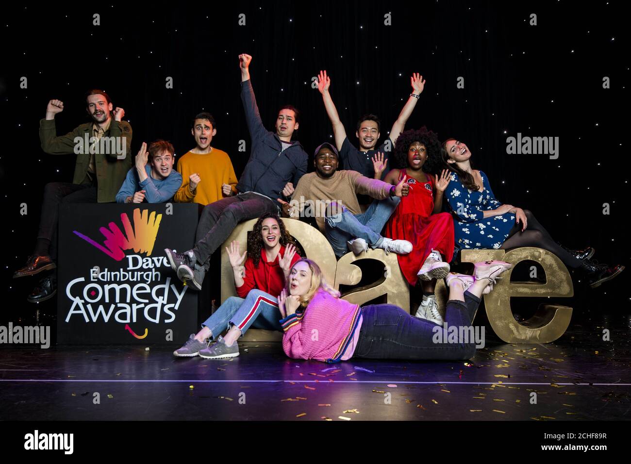 USO EDITORIALE solo nominati per Best Newcomer (da sinistra a destra) Crybebes (James Gault, Michael Clarke, ed Jones), enorme Davies, Janine Harouni, Helen Davies, Michael Odewale, Nigel ng, Sophie Ducker, Catherine Cohen sono annunciati per Dave's Edinburgh Comedy Awards, alla Balloon dorata di Edimburgo. Foto Stock