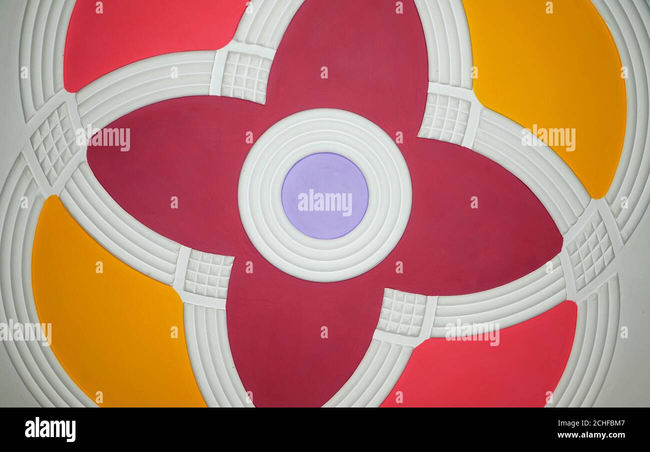 Design colorato sul soffitto Foto Stock