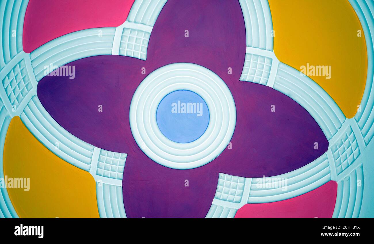 Design colorato sul soffitto Foto Stock
