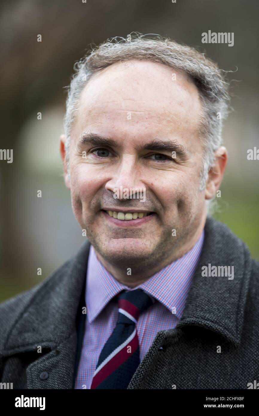 Alex Easton, chi è la partizione DUP candidato per il nord verso il basso nelle prossime elezioni generali del dicembre 12. Signor Easton è in una battaglia per il sedile contro il Partito dell Alleanza del Nord Irlanda Stephen Farry. Signora Sylvia Hermon è servita come membro del Parlamento europeo per la circoscrizione tra il 2001 e il 2019 e ha scelto di non eseguire nuovamente per un altro termine. Foto Stock