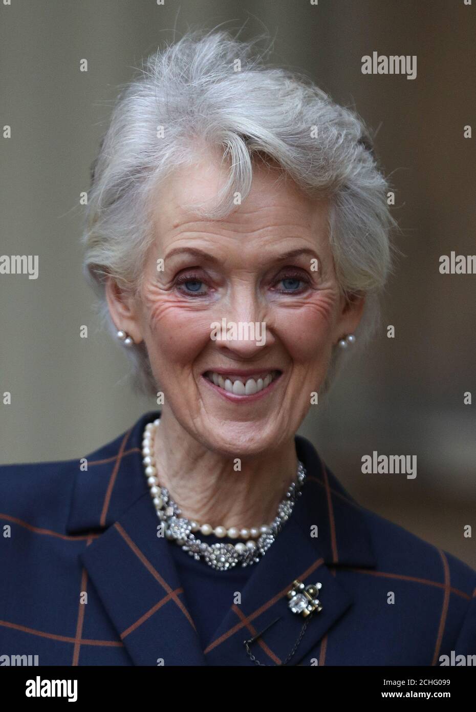 Autore Joanna Trollope dopo che è stata resa Comandante dell'Ordine dell'Impero britannico (CBE) dopo una cerimonia di investitura a Buckingham Palace, Londra. Foto PA. Data immagine: Giovedì 19 dicembre 2019. Vedere la storia di PA INVESTITURA REALE. Il credito fotografico dovrebbe essere: Andrew Matthews/PA Wire Foto Stock