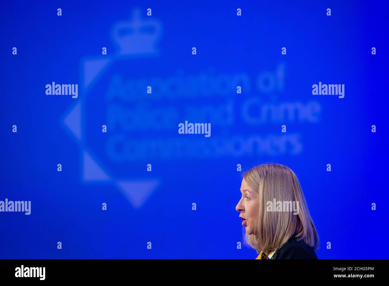 Katy Bourne, presidente dell'Associazione dei commissari di polizia e di criminalità, interviene al vertice congiunto del Consiglio dei capi di polizia nazionali e dell'Associazione dei commissari di polizia e di criminalità, al Queen Elizabeth II Conference Centre, a Londra. Foto PA. Data immagine: Mercoledì 26 febbraio 2020. Il credito fotografico dovrebbe essere: Dominic Lipinski/PA Wire Foto Stock