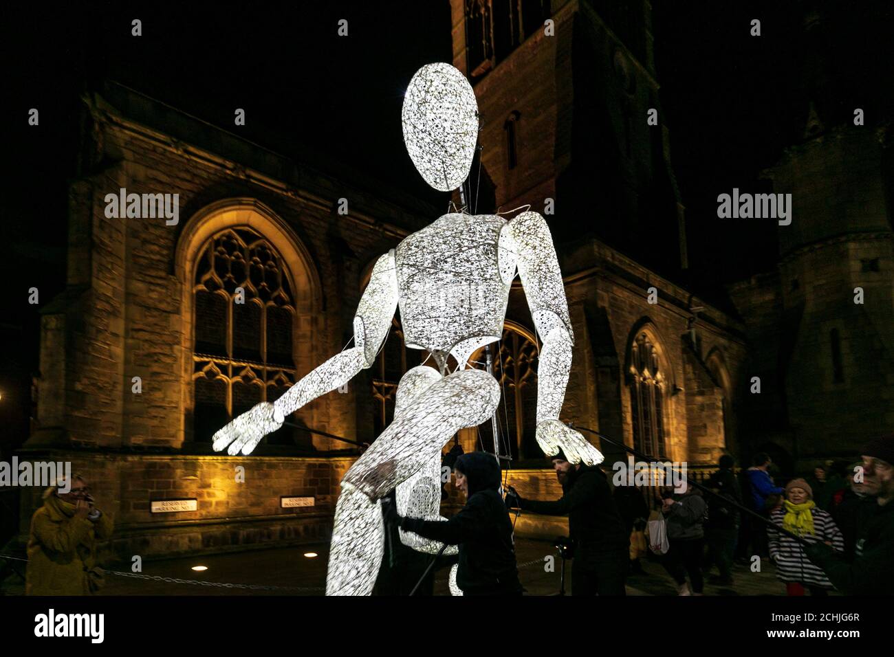 Il Light Up Leicester Festival, illuminando le strade di Leicester con un sentiero di opere d'arte e intrattenimento interattivi gratuiti. Foto Stock