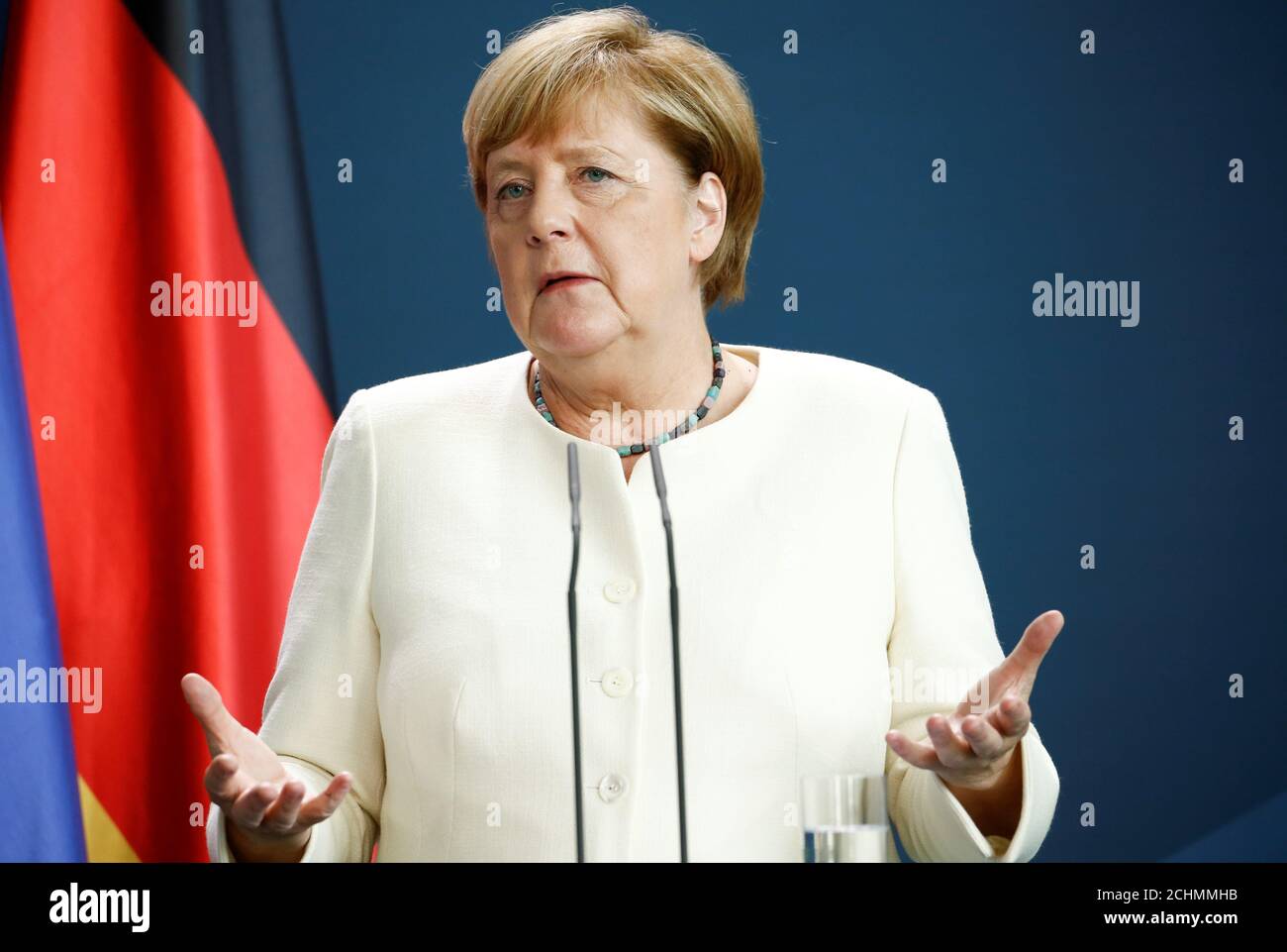 Berlino, Germania. 14 Settembre 2020. In seguito al vertice virtuale con il presidente cinese Xi, la cancelliera federale Angela Merkel (CDU - M) terrà una conferenza stampa video con il presidente del Consiglio europeo e il presidente della Commissione europea presso la Cancelleria. Credit: Michele Tantussi/reuters/Pool/dpa/Alamy Live News Foto Stock